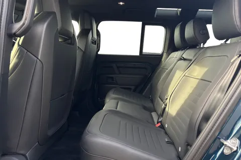 Land Rover Defender 110 4.4 P635 V8 MHEV OCTA Auto 4WD Euro 6 (s/s) 5dr Thumbnail #5