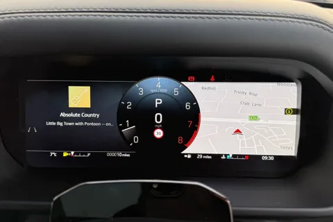 Land Rover Defender 110 4.4 P635 V8 MHEV OCTA Auto 4WD Euro 6 (s/s) 5dr Thumbnail #16