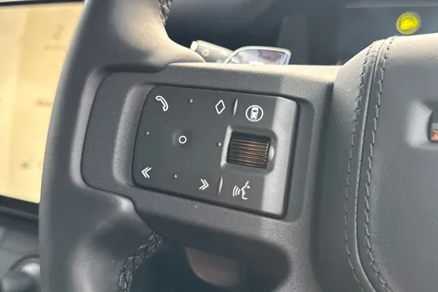 Land Rover Defender 110 4.4 P635 V8 MHEV OCTA Auto 4WD Euro 6 (s/s) 5dr Thumbnail #18