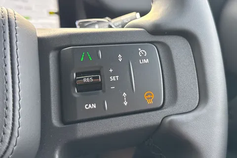 Land Rover Defender 110 4.4 P635 V8 MHEV OCTA Auto 4WD Euro 6 (s/s) 5dr Thumbnail #19