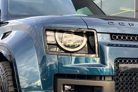 Land Rover Defender 110 4.4 P635 V8 MHEV OCTA Auto 4WD Euro 6 (s/s) 5dr Thumbnail #30