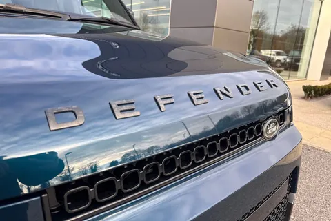 Land Rover Defender 110 4.4 P635 V8 MHEV OCTA Auto 4WD Euro 6 (s/s) 5dr Thumbnail #31
