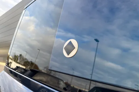 Land Rover Defender 110 4.4 P635 V8 MHEV OCTA Auto 4WD Euro 6 (s/s) 5dr Thumbnail #32