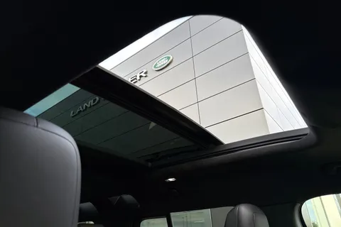 Land Rover Defender 110 4.4 P635 V8 MHEV OCTA Auto 4WD Euro 6 (s/s) 5dr Thumbnail #33
