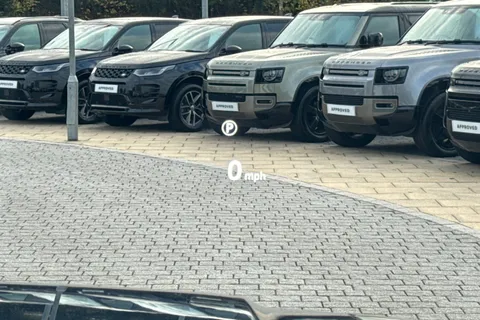 Land Rover Defender 110 4.4 P635 V8 MHEV OCTA Auto 4WD Euro 6 (s/s) 5dr Thumbnail #37