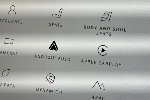 Land Rover Defender 110 4.4 P635 V8 MHEV OCTA Auto 4WD Euro 6 (s/s) 5dr Thumbnail #40