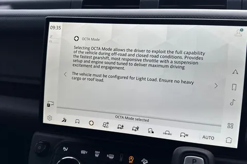 Land Rover Defender 110 4.4 P635 V8 MHEV OCTA Auto 4WD Euro 6 (s/s) 5dr Thumbnail #45