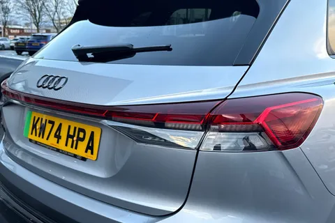 KW74HPA Audi Q4 e-tron Q4  Black Edition 45 e-tron  210,00 kW Thumbnail #8