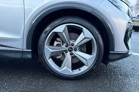 KW74HPA Audi Q4 e-tron Q4  Black Edition 45 e-tron  210,00 kW Thumbnail #10