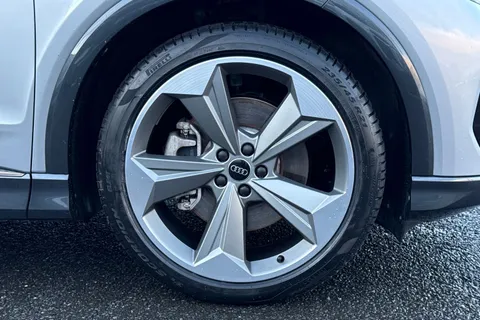 KW74HPA Audi Q4 e-tron Q4  Black Edition 45 e-tron  210,00 kW Thumbnail #11