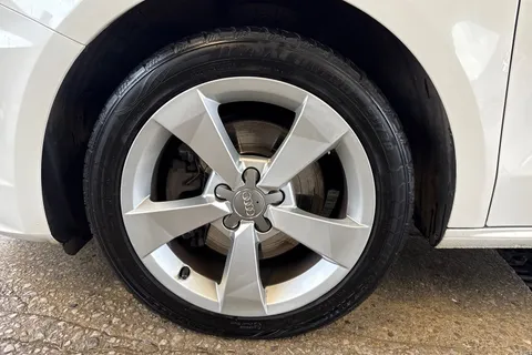 11 of 47 for Audi A1 1.6 TDI Sport Euro 6 (s/s) 3dr