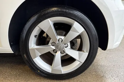 12 of 47 for Audi A1 1.6 TDI Sport Euro 6 (s/s) 3dr