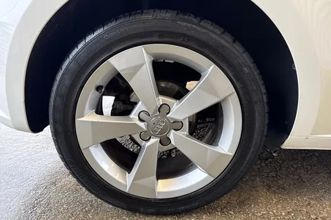 13 of 47 for Audi A1 1.6 TDI Sport Euro 6 (s/s) 3dr