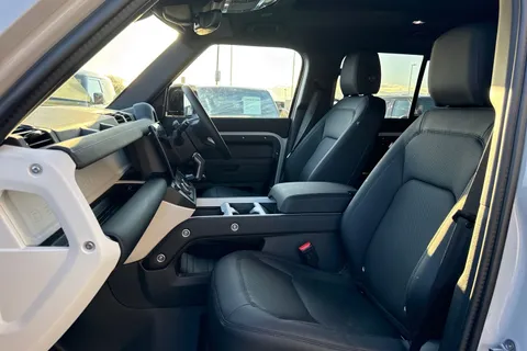 Land Rover Defender 110 3.0 D250 MHEV X-Dynamic SE Auto 4WD Euro 6 (s/s) 5dr Thumbnail #12