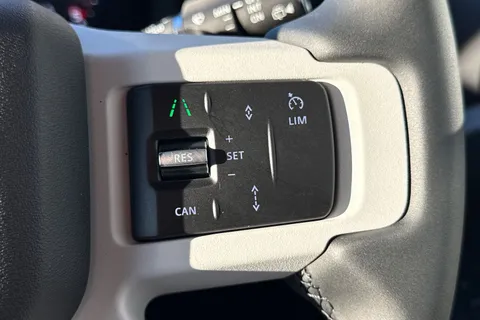 Land Rover Defender 110 3.0 D250 MHEV X-Dynamic SE Auto 4WD Euro 6 (s/s) 5dr Thumbnail #19