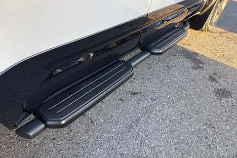 Land Rover Defender 110 3.0 D250 MHEV X-Dynamic SE Auto 4WD Euro 6 (s/s) 5dr Thumbnail #32