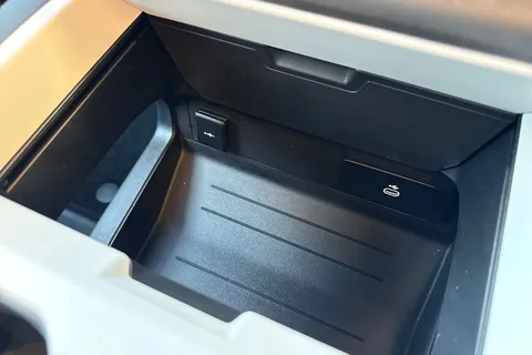 Land Rover Defender 110 3.0 D250 MHEV X-Dynamic SE Auto 4WD Euro 6 (s/s) 5dr Thumbnail #47