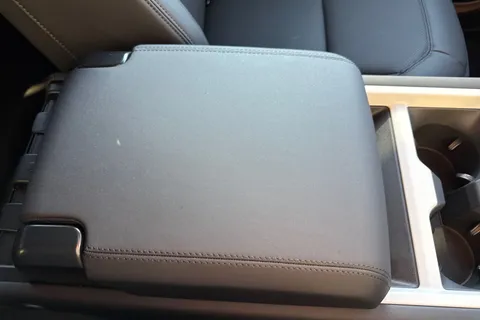 Land Rover Defender 110 3.0 D250 MHEV X-Dynamic SE Auto 4WD Euro 6 (s/s) 5dr Thumbnail #49