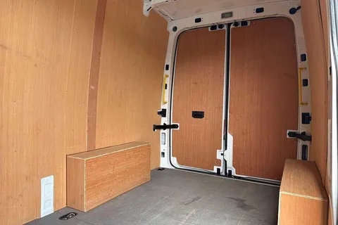 DG25EHF Volkswagen Crafter 2.0 TDI 140PS Commerce Plus High Roof Van Thumbnail #13