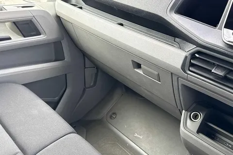 DG25EHF Volkswagen Crafter 2.0 TDI 140PS Commerce Plus High Roof Van Thumbnail #14