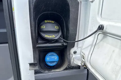 DG25EHF Volkswagen Crafter 2.0 TDI 140PS Commerce Plus High Roof Van Thumbnail #24