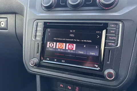 LT67NZO Volkswagen Caddy Maxi Life 2.0 TDI BlueMotion Tech DSG Euro 6 (s/s) 5dr Thumbnail #31