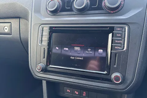 LT67NZO Volkswagen Caddy Maxi Life 2.0 TDI BlueMotion Tech DSG Euro 6 (s/s) 5dr Thumbnail #33