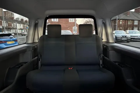 LT67NZO Volkswagen Caddy Maxi Life 2.0 TDI BlueMotion Tech DSG Euro 6 (s/s) 5dr Thumbnail #38