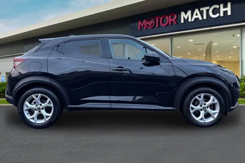 DY70UOV Nissan Juke 1.0 DIG-T N-Connecta Euro 6 (s/s) 5dr Thumbnail #4