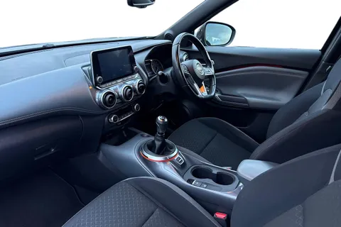 DY70UOV Nissan Juke 1.0 DIG-T N-Connecta Euro 6 (s/s) 5dr Thumbnail #9