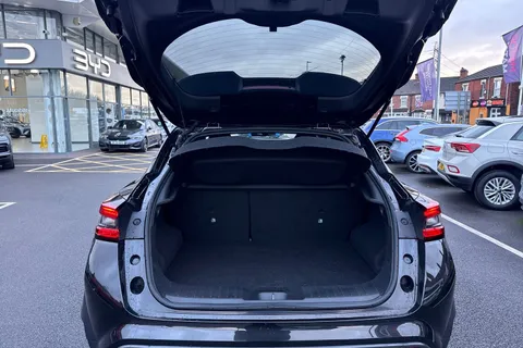 DY70UOV Nissan Juke 1.0 DIG-T N-Connecta Euro 6 (s/s) 5dr Thumbnail #10