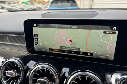 KW20DCF Mercedes-Benz Glb 2.0 GLB220d AMG Line (Premium) 8G-DCT 4MATIC Euro 6 (s/s) 5dr (5 Seat) Thumbnail #18