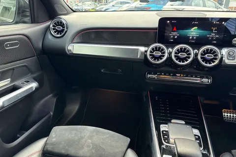 KW20DCF Mercedes-Benz Glb 2.0 GLB220d AMG Line (Premium) 8G-DCT 4MATIC Euro 6 (s/s) 5dr (5 Seat) Thumbnail #21