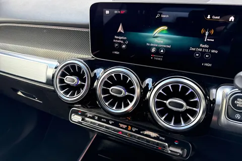 KW20DCF Mercedes-Benz Glb 2.0 GLB220d AMG Line (Premium) 8G-DCT 4MATIC Euro 6 (s/s) 5dr (5 Seat) Thumbnail #46