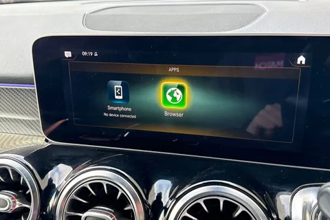 KW20DCF Mercedes-Benz Glb 2.0 GLB220d AMG Line (Premium) 8G-DCT 4MATIC Euro 6 (s/s) 5dr (5 Seat) Thumbnail #51