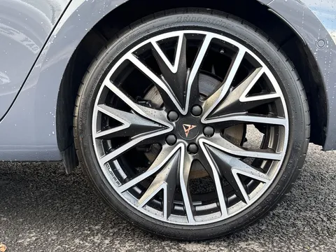 KM25CBF CUPRA Leon 2.0 TSI 300 VZ2 5dr DSG **PANORAMIC SUNROOF** Thumbnail #6