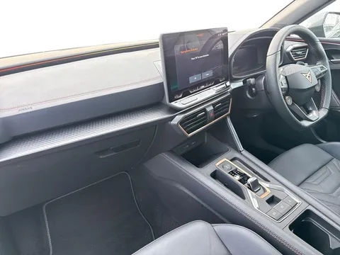 KM25CBF CUPRA Leon 2.0 TSI 300 VZ2 5dr DSG **PANORAMIC SUNROOF** Thumbnail #8