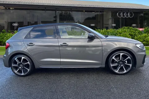 MM71UWR Audi A1 Black Edition 30 TFSI  110 PS S tronic Thumbnail #4