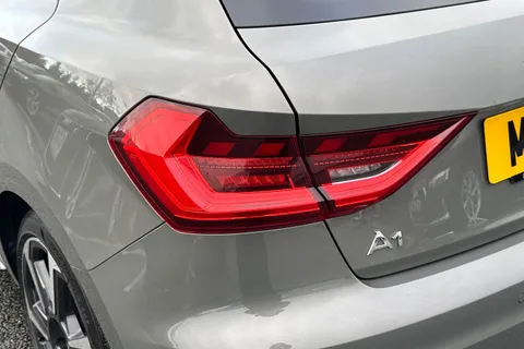 MM71UWR Audi A1 Black Edition 30 TFSI  110 PS S tronic Thumbnail #8