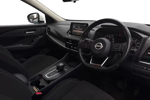 FV23SBO Nissan Qashqai 1.3 DIG-T MHEV Acenta Premium XTRON Euro 6 (s/s) 5dr Thumbnail #9