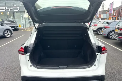 FV23SBO Nissan Qashqai 1.3 DIG-T MHEV Acenta Premium XTRON Euro 6 (s/s) 5dr Thumbnail #11