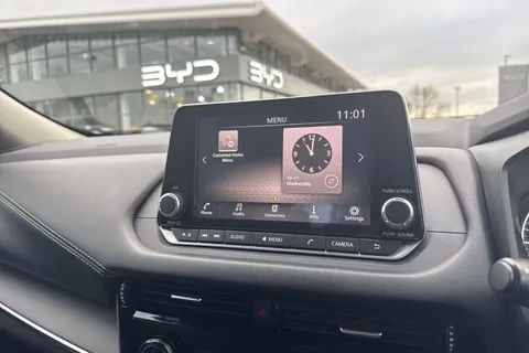 FV23SBO Nissan Qashqai 1.3 DIG-T MHEV Acenta Premium XTRON Euro 6 (s/s) 5dr Thumbnail #13