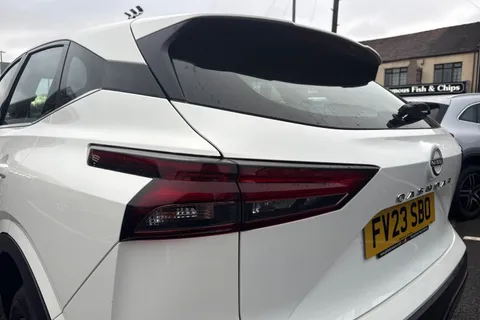 FV23SBO Nissan Qashqai 1.3 DIG-T MHEV Acenta Premium XTRON Euro 6 (s/s) 5dr Thumbnail #17