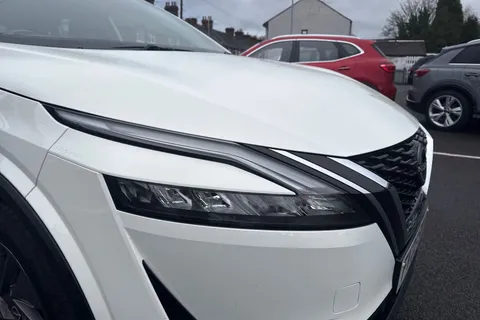 FV23SBO Nissan Qashqai 1.3 DIG-T MHEV Acenta Premium XTRON Euro 6 (s/s) 5dr Thumbnail #18
