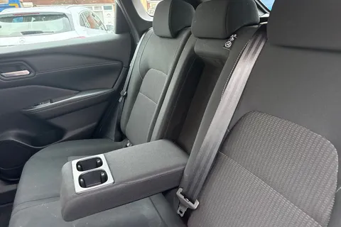 FV23SBO Nissan Qashqai 1.3 DIG-T MHEV Acenta Premium XTRON Euro 6 (s/s) 5dr Thumbnail #26