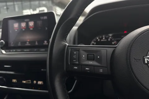 FV23SBO Nissan Qashqai 1.3 DIG-T MHEV Acenta Premium XTRON Euro 6 (s/s) 5dr Thumbnail #35