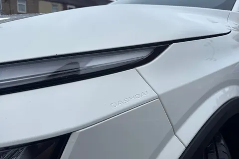 FV23SBO Nissan Qashqai 1.3 DIG-T MHEV Acenta Premium XTRON Euro 6 (s/s) 5dr Thumbnail #40