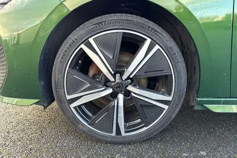 YE72BLJ PEUGEOT 308 1.2 PureTech GT EAT Euro 6 (s/s) 5dr Thumbnail #13