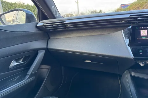 YE72BLJ PEUGEOT 308 1.2 PureTech GT EAT Euro 6 (s/s) 5dr Thumbnail #20