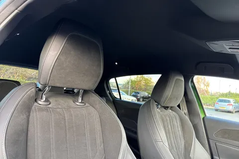 YE72BLJ PEUGEOT 308 1.2 PureTech GT EAT Euro 6 (s/s) 5dr Thumbnail #24